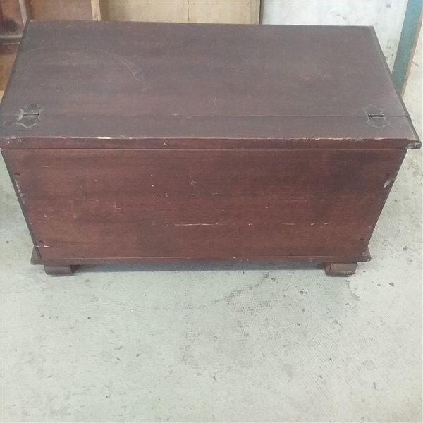 VINTAGE SMALL WOOD CHEST AND INSERTS