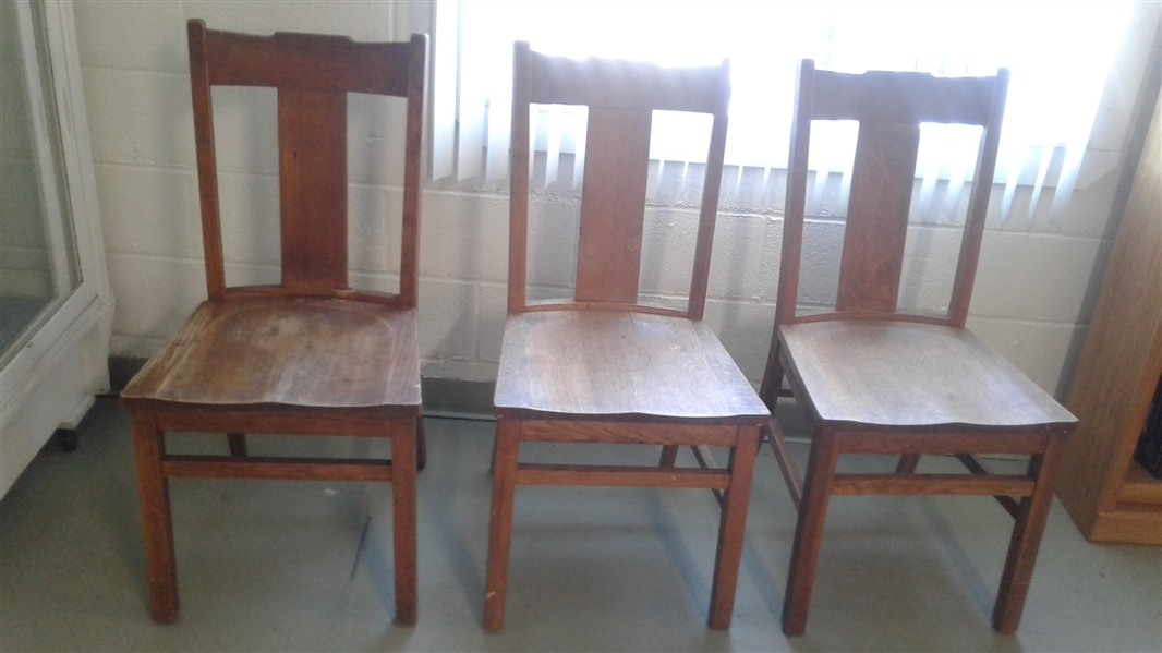 ANTIQUE OAK WOOD DINING TABLE AND 6 CHAIRS 