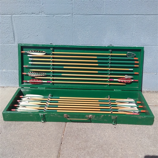 RECURVE BOW AND ARROW LOT