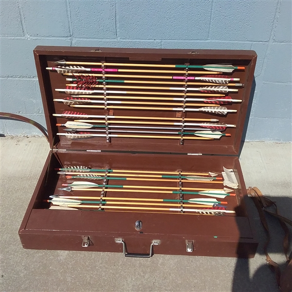 RECURVE BOW AND ARROW LOT