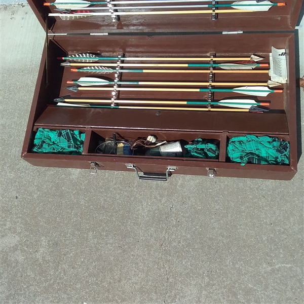 RECURVE BOW AND ARROW LOT