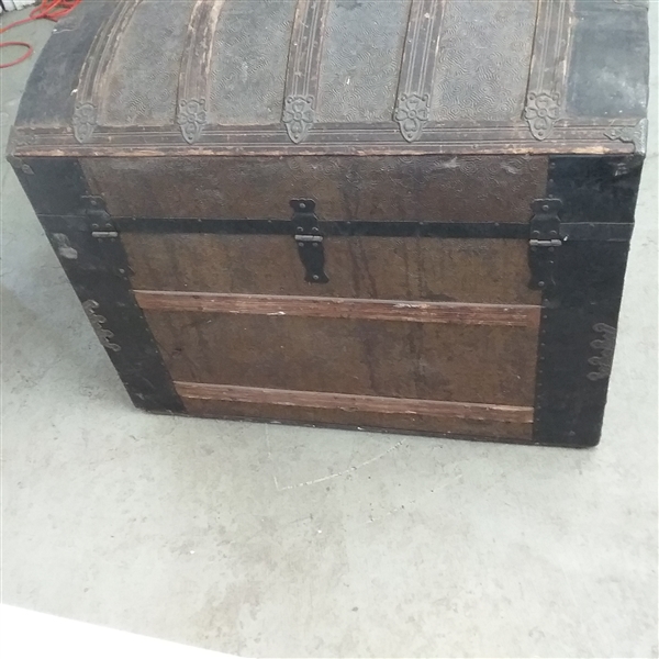 ANTIQUE STEAMER TRUNK WITH DOME TOP