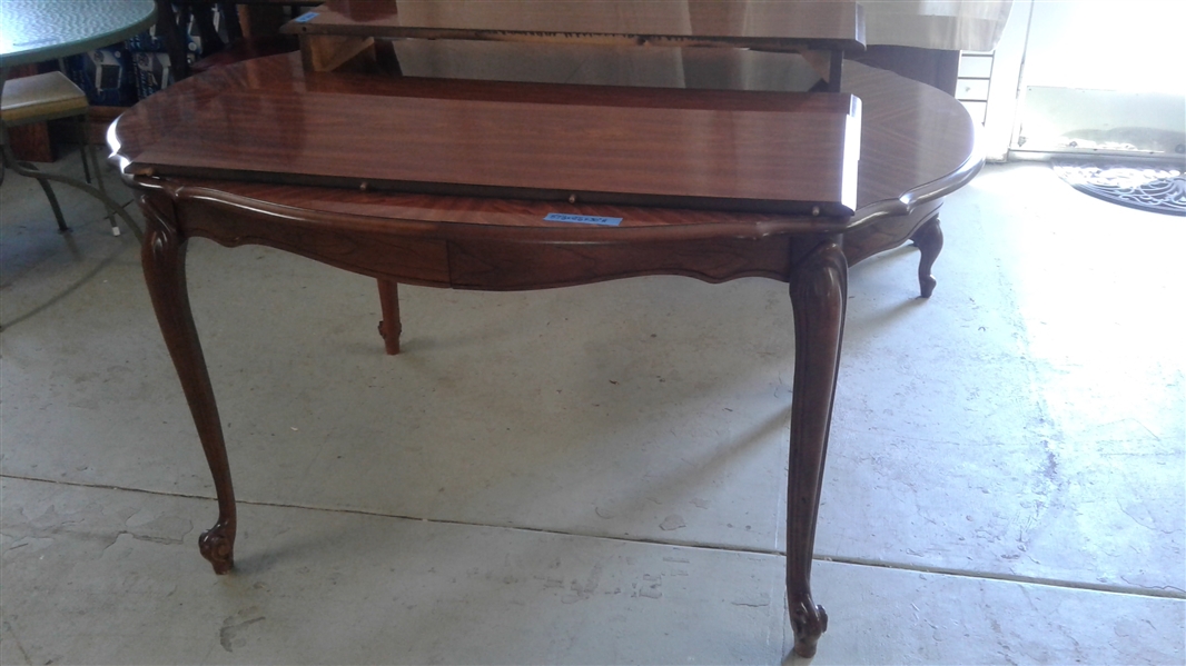 VINTAGE 1970'S BAROQUE DINING TABLE WITH 3 LEAFS