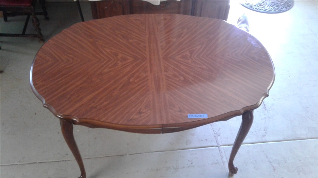 VINTAGE 1970'S BAROQUE DINING TABLE WITH 3 LEAFS