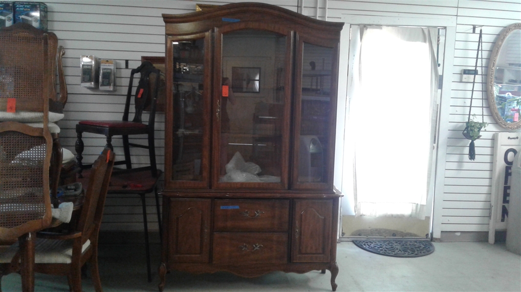 VINTAGE 1970'S BAROQUE HUTCH