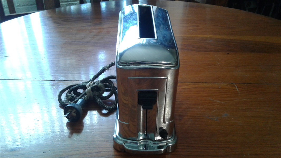 VINTAGE MCGRAW ELECTRIC TOASTER 