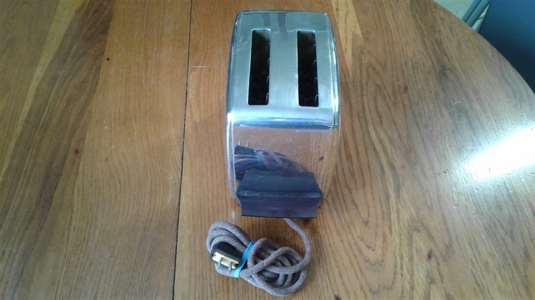 VINTAGE TOASTMASTER SUPER DELUXE POP UP TOASTER