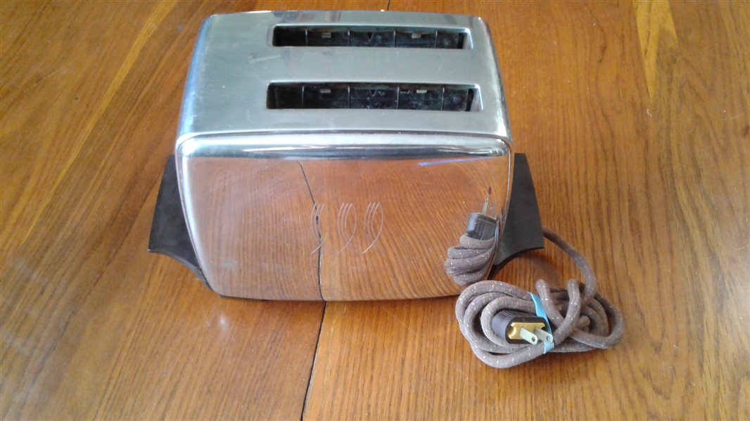 VINTAGE TOASTMASTER SUPER DELUXE POP UP TOASTER