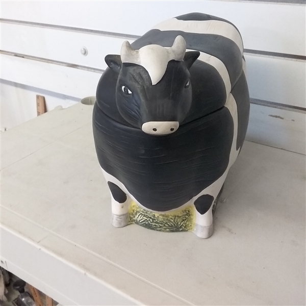 VINTAGE SAKURA  COOKIE JAR  & METAL LAP TRAYS