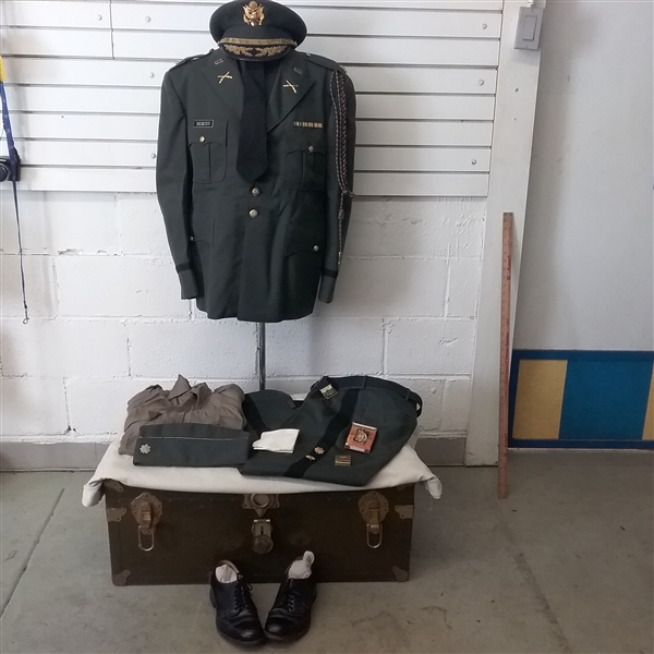 VINTAGE MILITARY DRESS UNIFORM