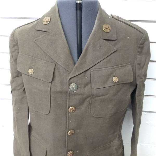 VINTAGE DARK GREEN MILITARY UNIFORM