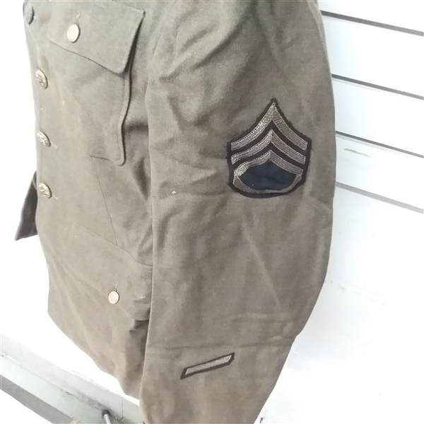 VINTAGE DARK GREEN MILITARY UNIFORM