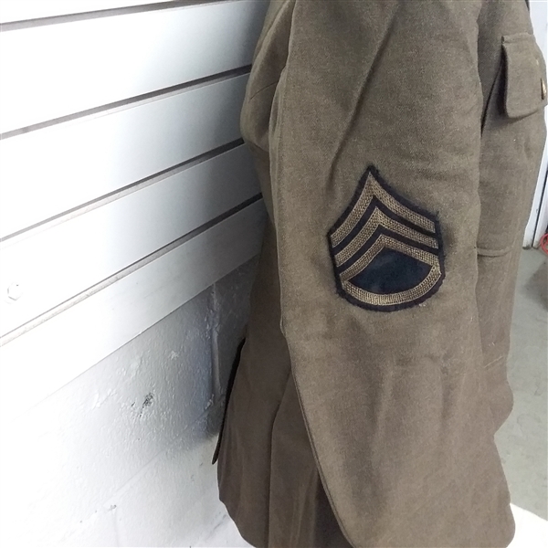 VINTAGE DARK GREEN MILITARY UNIFORM