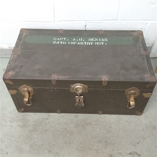 VINTAGE MILITARY TRUNK WITH INSERT