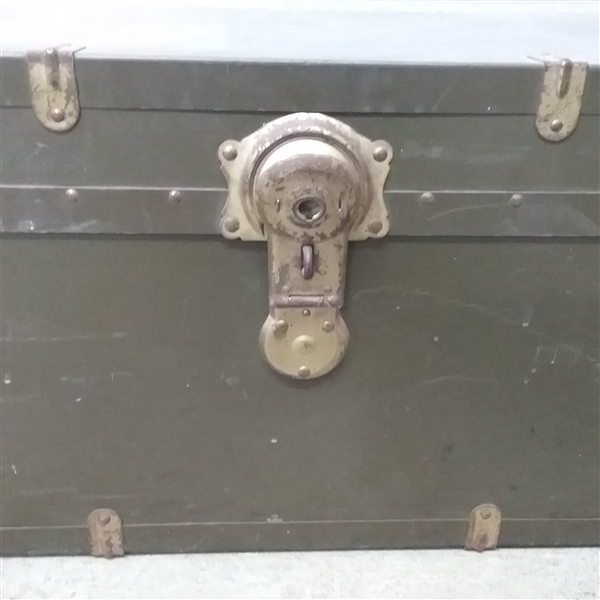 VINTAGE MILITARY TRUNK WITH INSERT