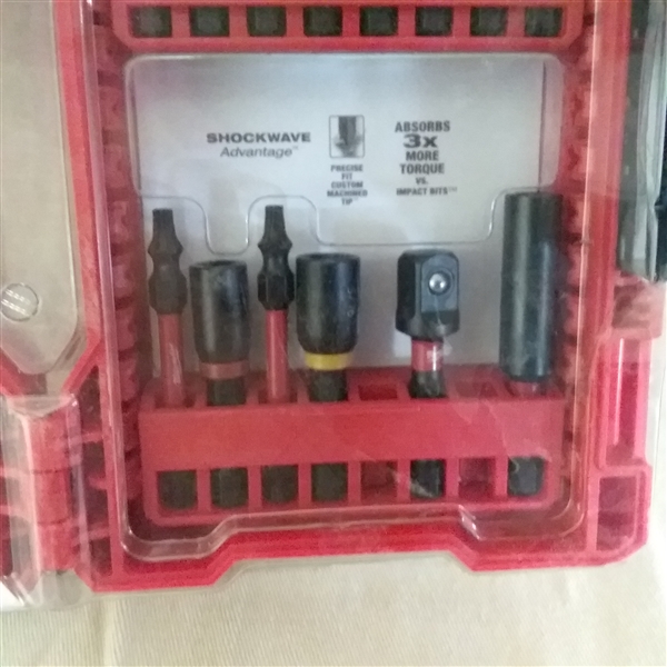 MILWAUKEE 104 PIECE IMPACT DRIVER BIT SET