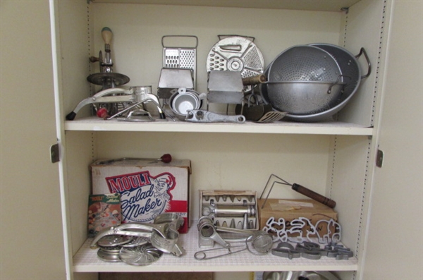 VINTAGE KITCHEN ESSENTIALS