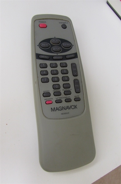 MAGNAVOX 13 TV/VCR COMBO WITH VHS