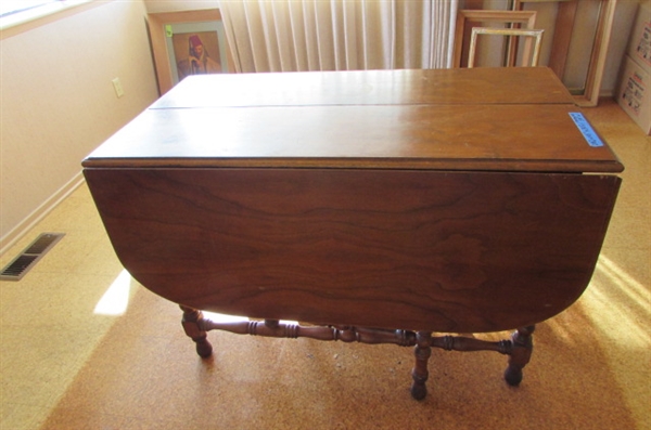 ANTIQUE DROP LEAF DINING TABLE