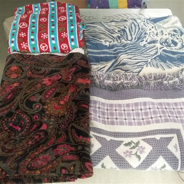 COTTON & POLYESTER THROW BLANKETS 