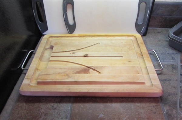 CUTTING BOARDS AND BAKING DISHES