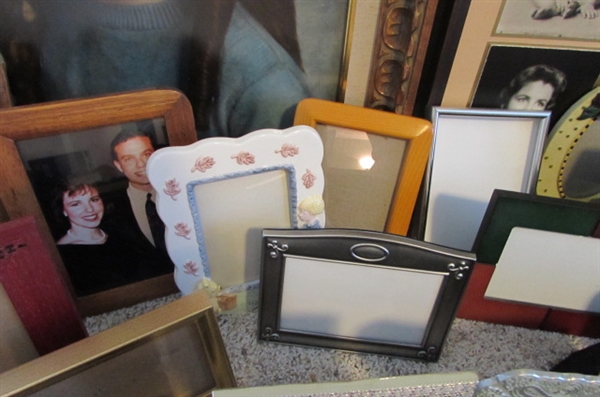 LARGE COLLECTION OF VERY NICE PICTURE FRAMES