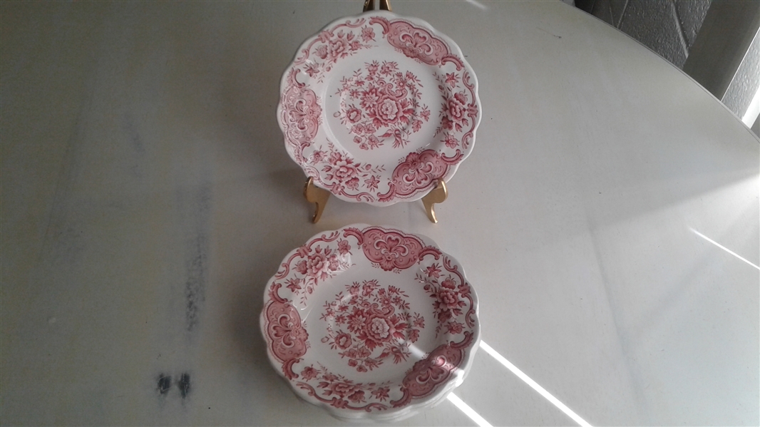 STAFFORDSHIRE SAUCERS, SMALL SERVING TRAY, AND TEA POT