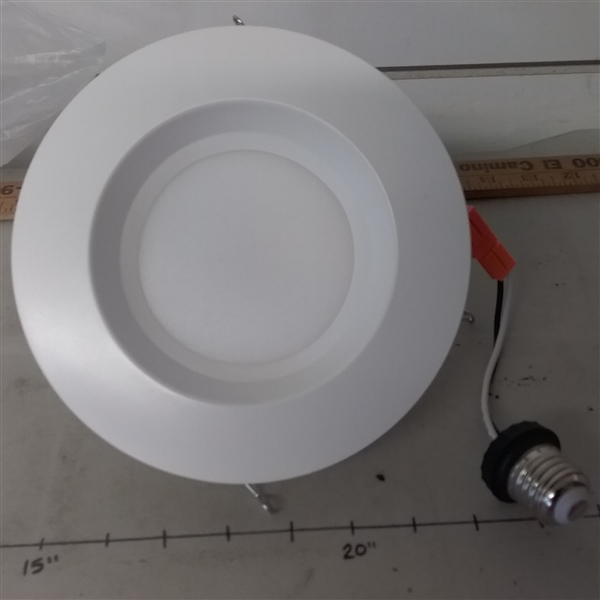 12 PACK OF RECESSED LIGHTS