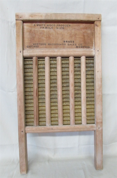 'WHITE WOOD PRODUCTS' VINTAGE WASHBOARD