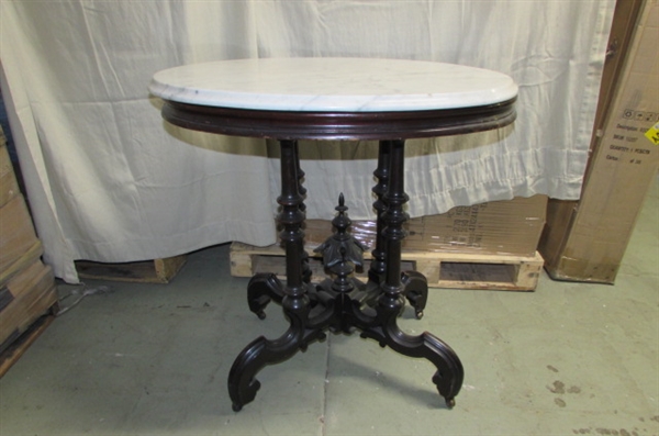 BEAUTIFUL ANTIQUE ACCENT TABLE WITH MARBLE TOP