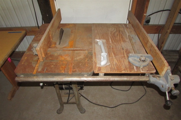 DELTA TABLE SAW - 1 HP