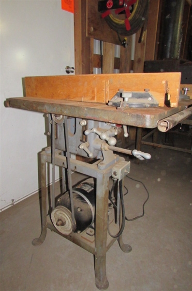 DELTA TABLE SAW - 1 HP