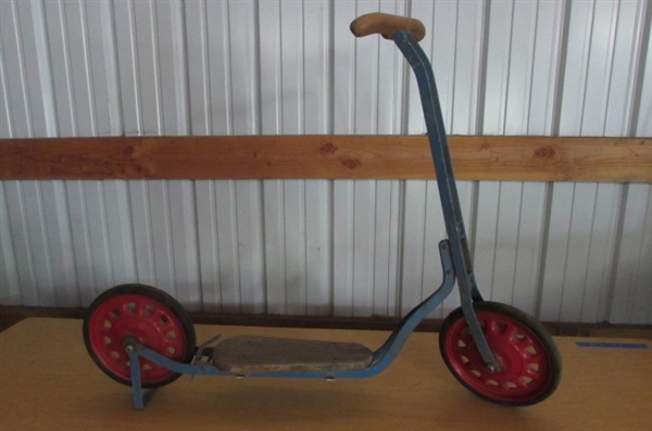 VINTAGE SCOOTER