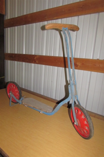 VINTAGE SCOOTER