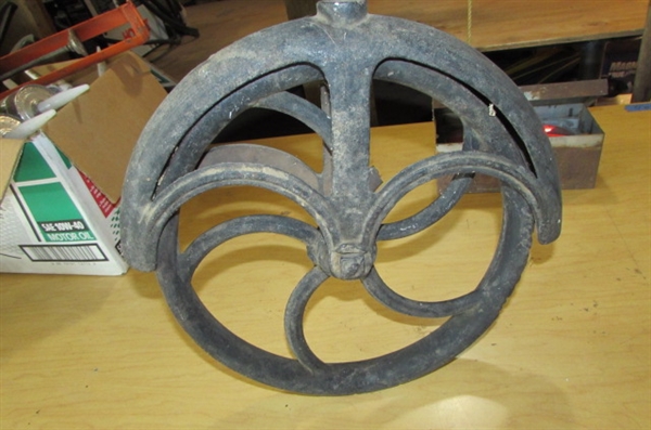 PULLEY WHEEL AND SEAT