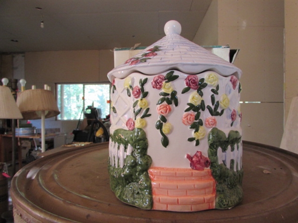 COUNTRY GAZEBO COOKIE JAR