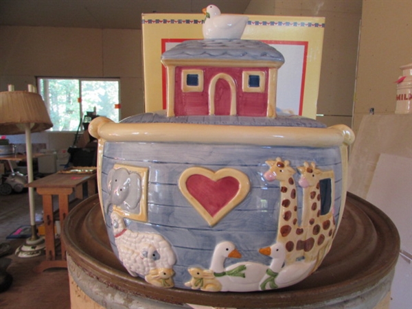 NOAH'S ARK COOKIE JAR