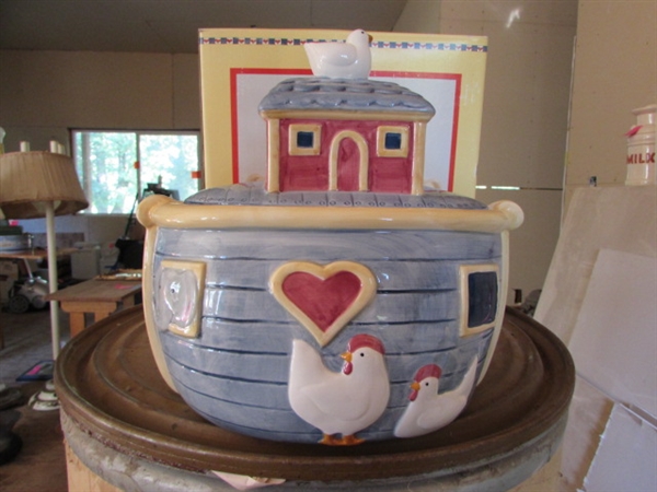 NOAH'S ARK COOKIE JAR