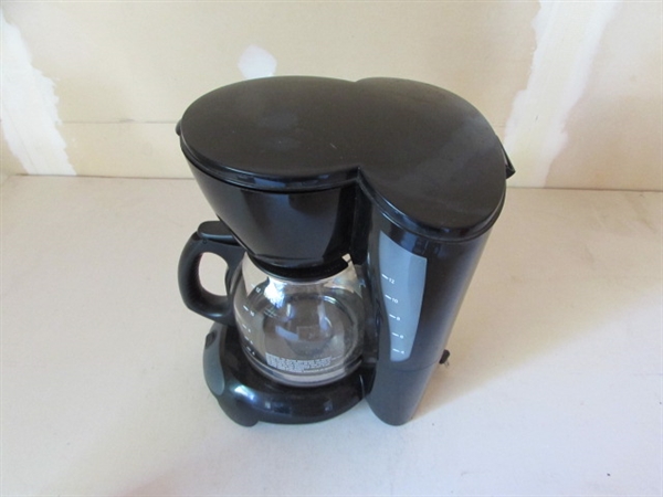 MR. COFFEE COFFEE MAKER & PEETS COFFEE MUGS