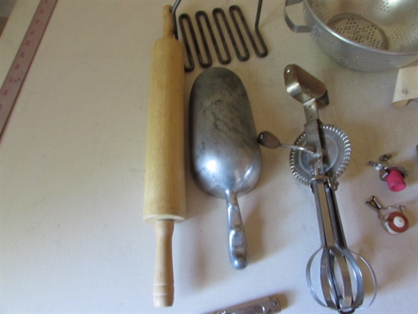 VINTAGE KITCHEN UTENSILS