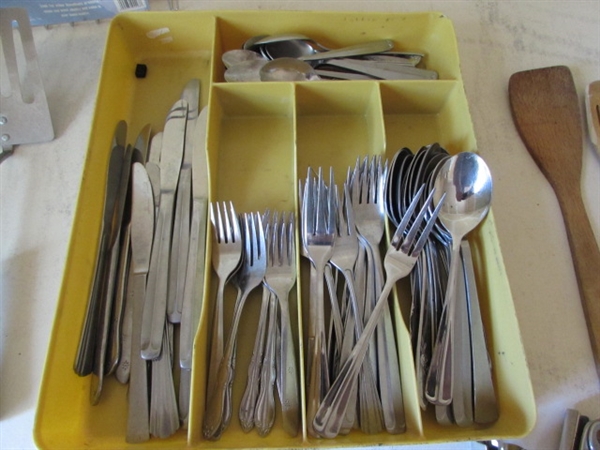 FLATWARE & KITCHEN UTENSILS