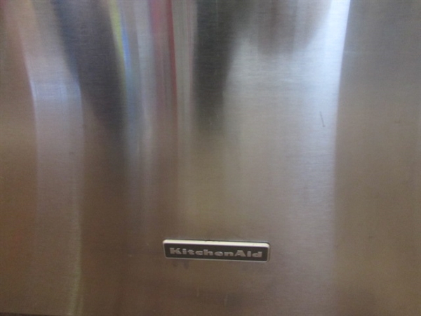 KITCHENAID BUILT-IN DISHWASHER - LIKE NEW