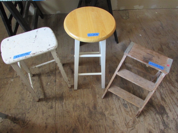 3 STOOLS