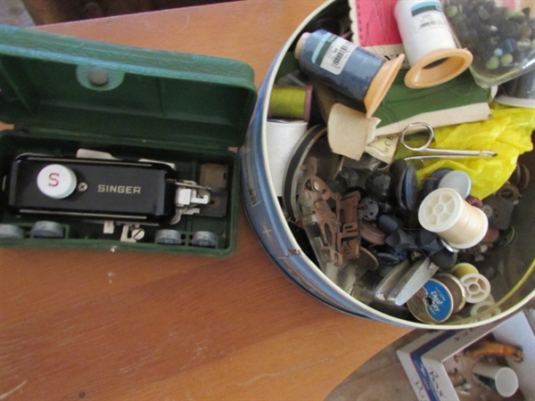 TIN WITH SEWING SUPPLIES, SINGER BUTTONHOLER