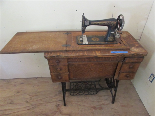 VINTAGE FRANKLIN TREADLE SEWING MACHINE IN CABINET