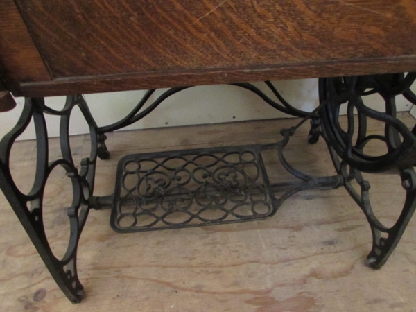 VINTAGE FRANKLIN TREADLE SEWING MACHINE IN CABINET