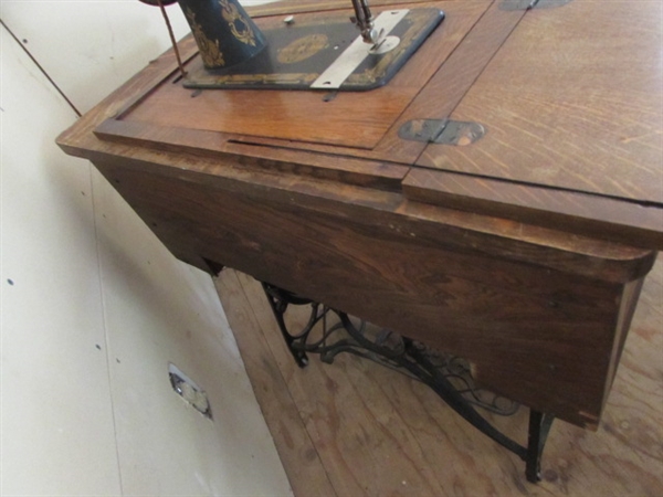 VINTAGE FRANKLIN TREADLE SEWING MACHINE IN CABINET