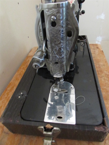 VINTAGE APEX SEWING MACHINE WITH CASE