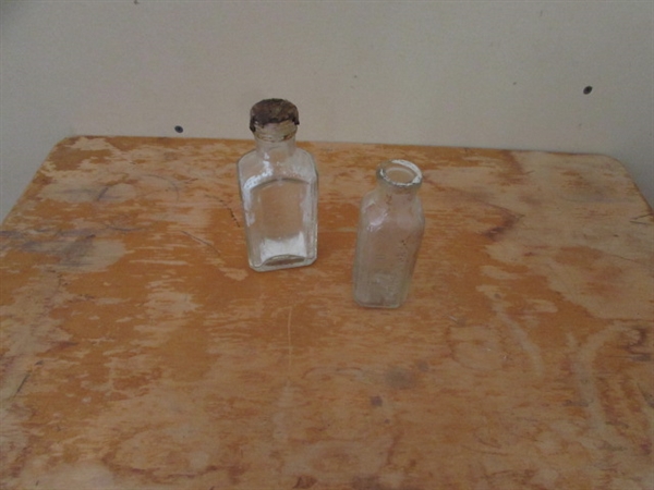 COLLECTION OF VINTAGE & ANTIQUE BOTTLES