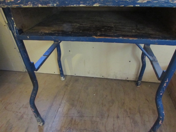 VINTAGE WOODEN SCHOOL DESK